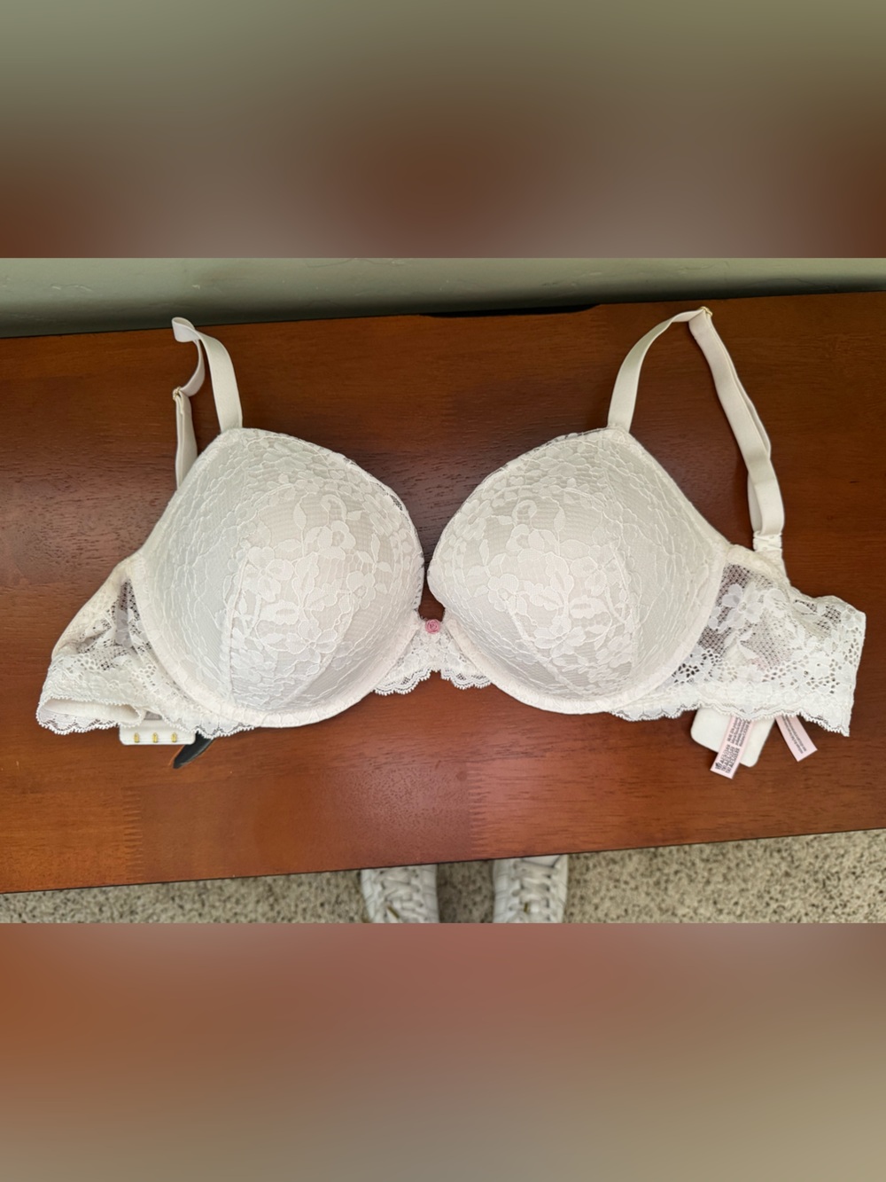 Victoria's Secret White Lace Underwire Bra